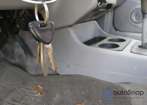 1995 Ford Escort Lx/Sport z USA, uszkodzony, nr VIN 1FASP15J8SW390878